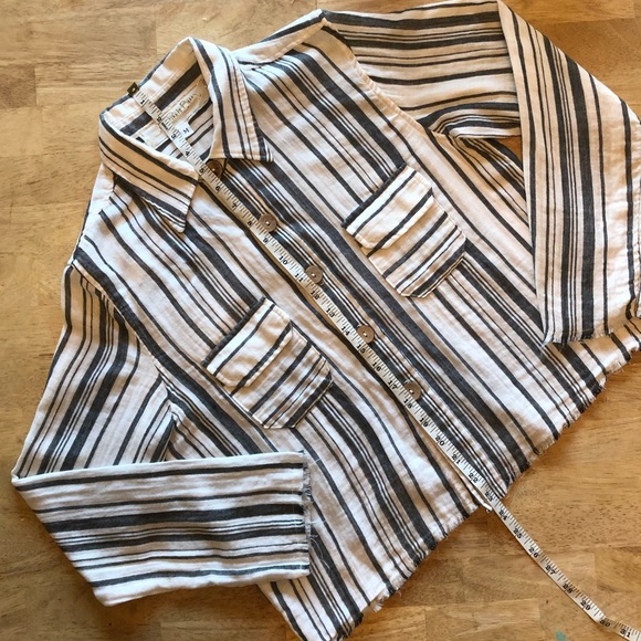 ★ Jen’s Pirates Booty Blouse ★ LN ★ - Picture 2 of 7